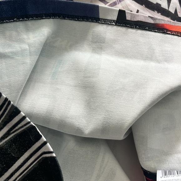 Desigual Slim Newspaper Mini Skirt - Picture 9 of 16